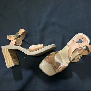 Xhilaration Tan Strappy Block Heel Sandals